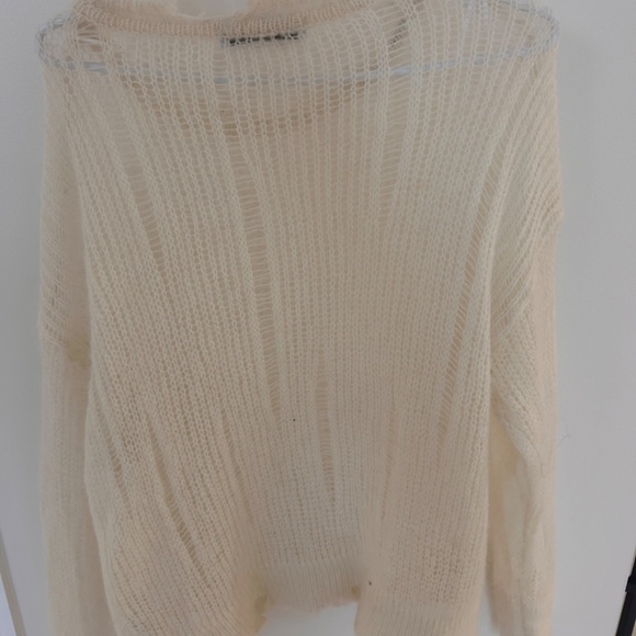 Zara ripped sweater - Picture 3 of 3
